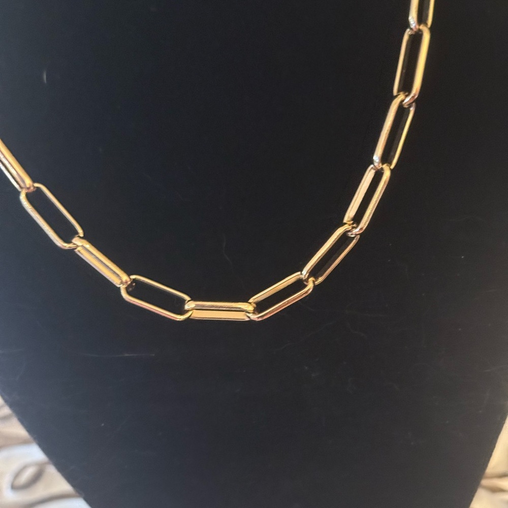 NWOT Ettika Gold Toned Paperclip Necklace - Picture 2 of 7